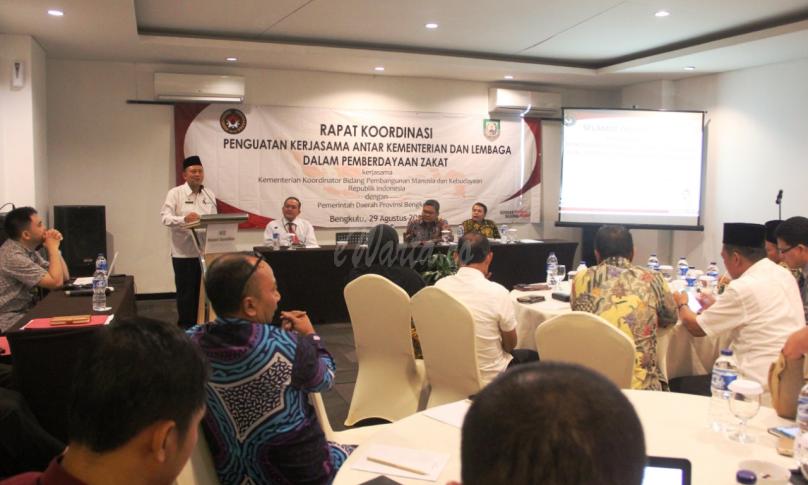 Rakoor-Hamka Sabri saat membuka resmi Rapat Koordinasi Penguatan Kerjasama Antar Kementerian dan Lembaga Dalam Pemberdayaan Zakat.