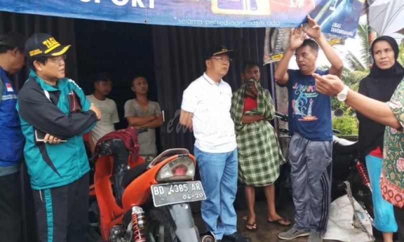 Gubernur Bengkulu tinjau lokasi dan korban banjir