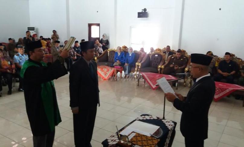 Pelantikan dan pengambilan sumpah jabatan