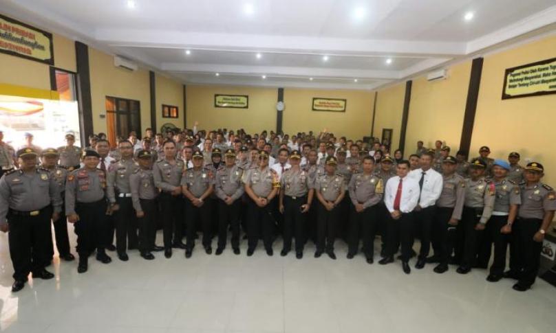 Kapolda dan jajaran Polres Bengkulu Utara berfoto bersama