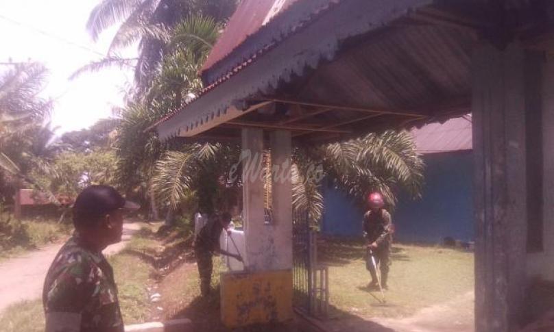Satgas TMMD lakukan pengecatan pagar dan dinding sekolah