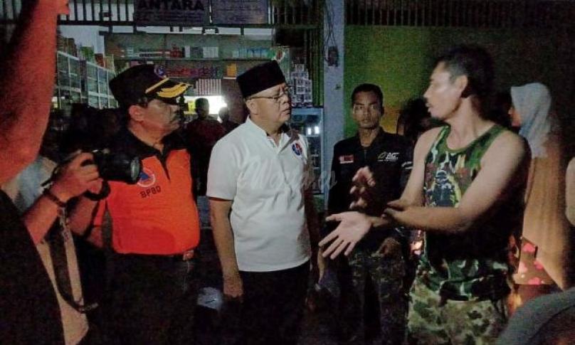 Gubernur (Dr. H. Rohidin Mersyah) kunjungi lokasi terdampak bencana banjir di sejumlah titik di Bengkulu