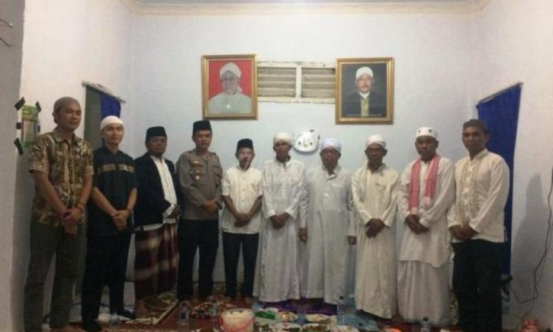 Jamaah dan panitia Suluk Tarekat Naqsyabandiyah Kaur, Bengkulu