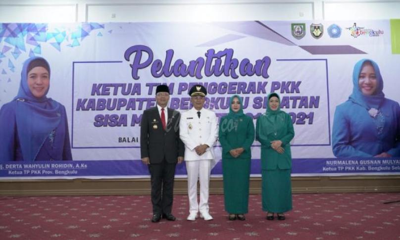 Gubernur, Bupati Bengkulu Selatan dan Ketua TP PKK Provinsi bersama Ketua TP PKK Bengkulu Selatan