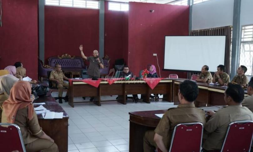Serius, Bupati Bengkulu Selatan Gusnan Mulyadi berang mendapatkan laporan dan keluhan masyarakat soal pelayanan kesehatan di Pukesmas buruk