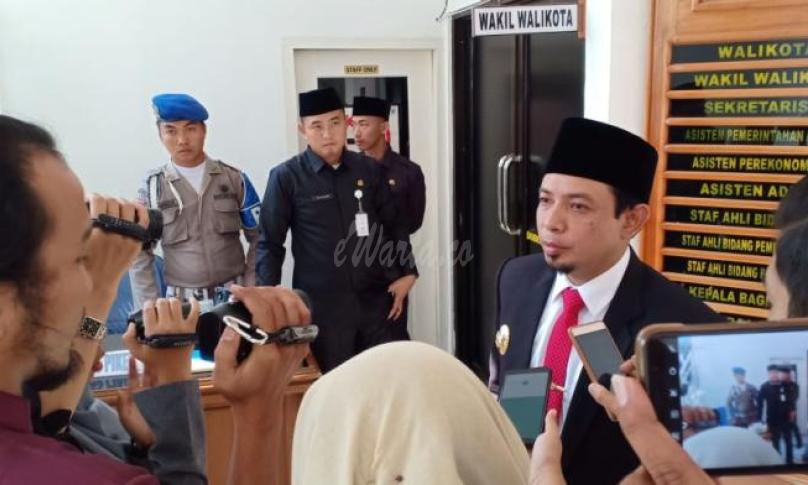 Wakil Walikota Bengkulu, saat memberikan keterangan kepada awak media