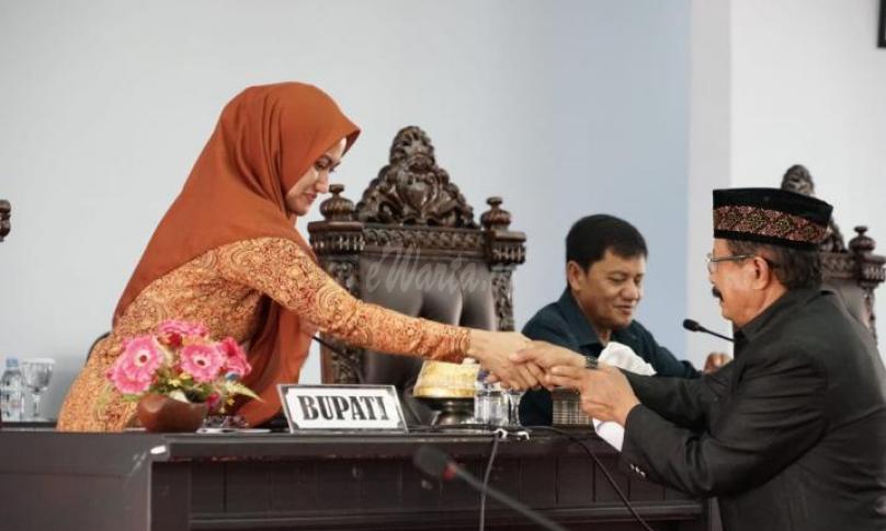 Sepakat, Raperda pengembangan inisiatif Dewan disetujui dilanjutkan pembahasan ke tingkat Komisi