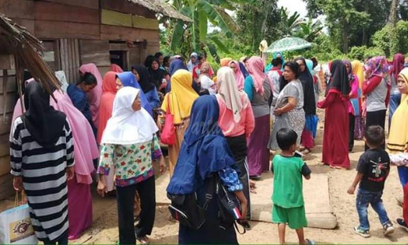 Korban tabrak motor, Hamna mendapat kunjungan dan bantuan dari Pemerintah Desa dan Anggota PKH
