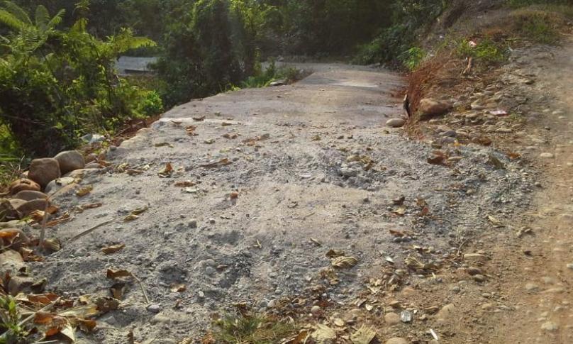 Diduga dikerjakan asal-asalan, Pembangunan jalan rabat beton Desa Kampung Baru tuai protes warga