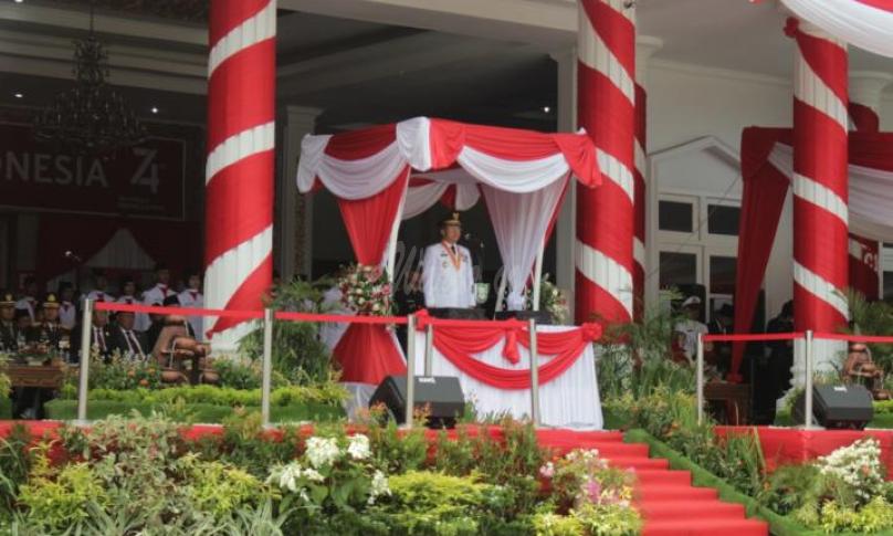 Gubernur Bengkulu (Dr. H. Rohidin Mersyah) Irup Upacara HUT RI ke- 74