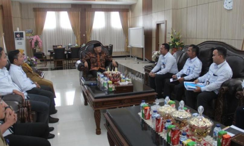 Mengatasi permasalahan jaringan listrik di Provinsi Bengkulu, Perusahaan Listrik Negara (PLN) persero akan membangun jaringan interkoneksi Sumatera Saluran Udara Tegangan Tinggi (SUTT). 