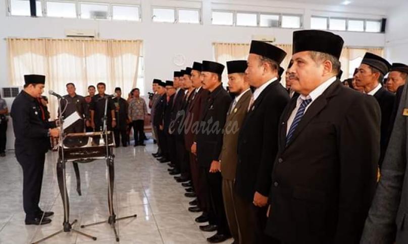 Pengambilan sumpah dan jabatan.