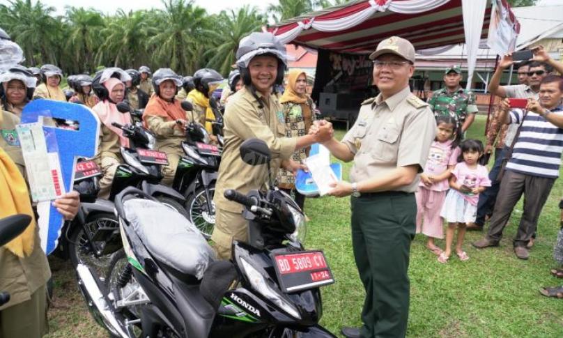 Salah seorang PPL Kabupaten Bengkulu Selatan, Didit Budiono mengaku bahagia menerima kendaraan operasional dari Gubernur Rohidin Mersyah