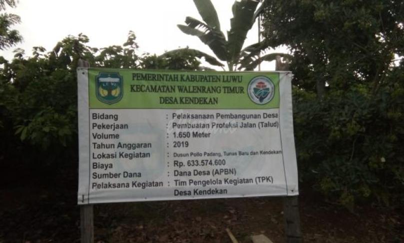 Papan merk pembangunan Talud bersumber anggaran Dana Desa.