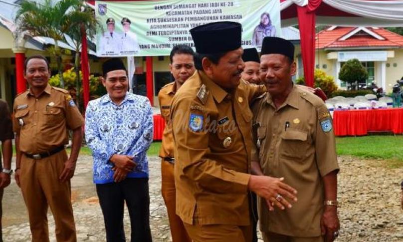 Kedatangan Bupati Bengkulu Utara, Ir. H. Mian di Ultah Kecamatan Padang Jaya.