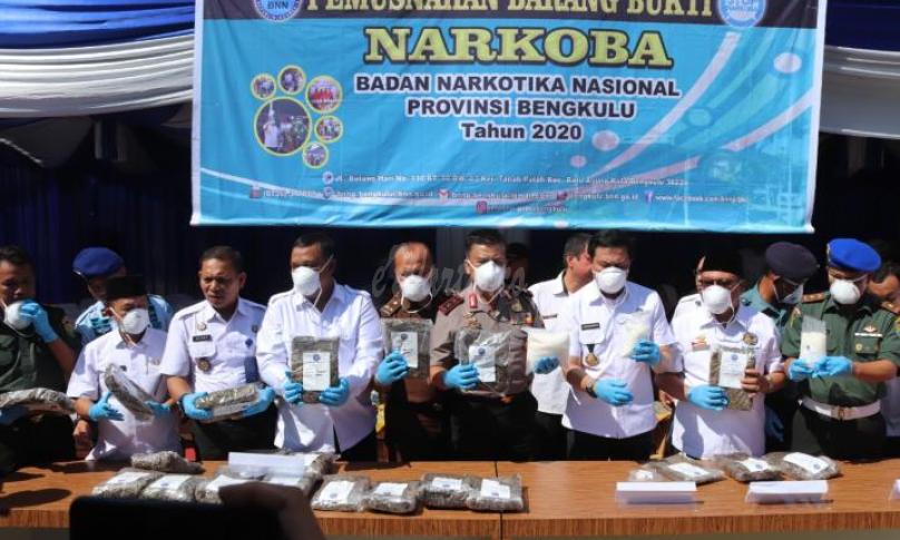 Deklarasi Pemberantasan Narkoba dan Pemusnahan Narkoba.