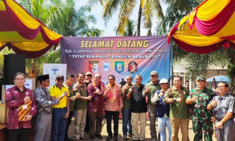 menjalin silaturahmi dan memperkenalkan potensi wisata berburu di Provinsi Bengkulu menggelar Acara Bhakti Sosial Pengobatan Gratis & Sunatan Massal yang digelar di Desa Kungkai Baru, Kec. Air Periukan Kab. Seluma, Sabtu (14/3).