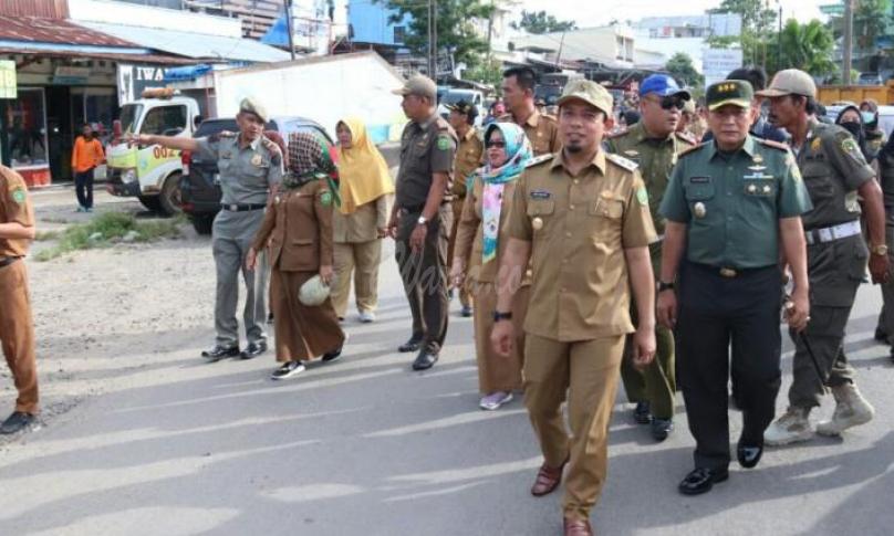 Wawali turun langsung memantai penertiban pedagang pasar Panorama.