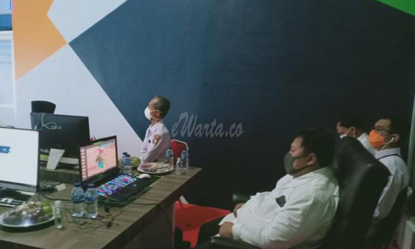 Tampak hadir Bupati Mukomuko, Choirul Huda dalam video conference dengan pemprov Bengkulu.