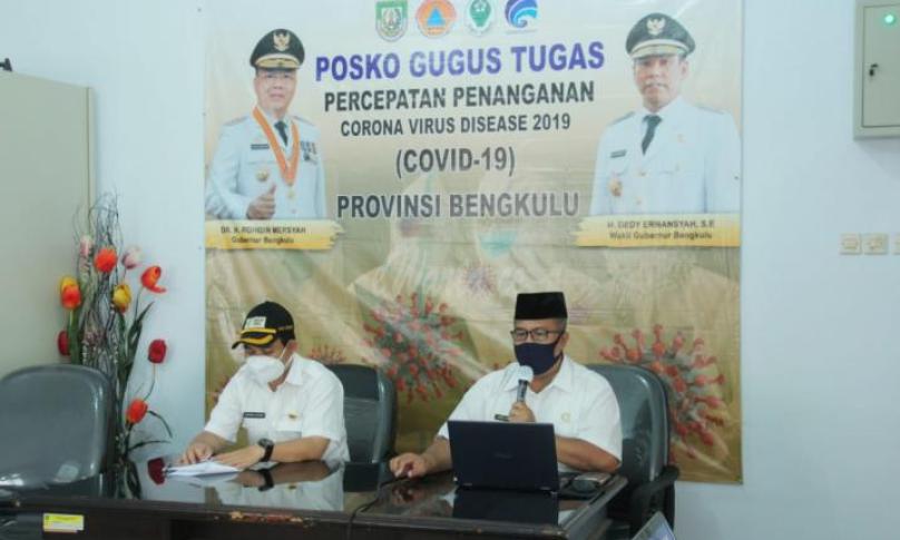 empat pasien positif ini dijelaskan bahwa pasien tidak memiliki gejala klinis alias OTG (Orang Tanpa Gejala) hal ini harus menjadi perhatian serius bagi masyarakat. 