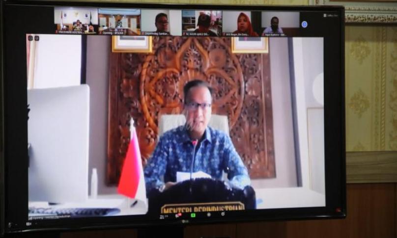 Menteri Agus Gumiwang, pemerintah daerah juga diharapkan mampu mendorong geliat perekonomian para pelaku perindustrian dan UMKM, terlebih pasca pandemi Covid-19 ini berakhir.