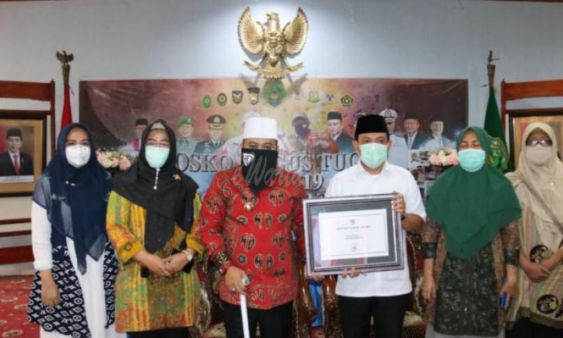 Kota Bengkulu menjadi salah satu kota di Indonesia yang mendapat sertifikat eliminasi malaria dari Menteri Kesehatan RI Letjen TNI (Purn) Dr. dr. Terawan Agus Putranto, Sp, Jumat (1/5/20).
