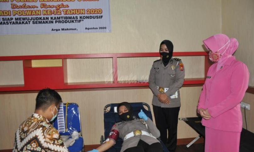 Polwan Polres Bengkulu Utara Donor Darah