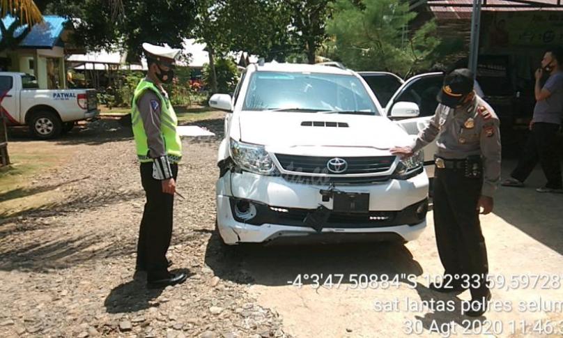 Fortuner warga Kaur