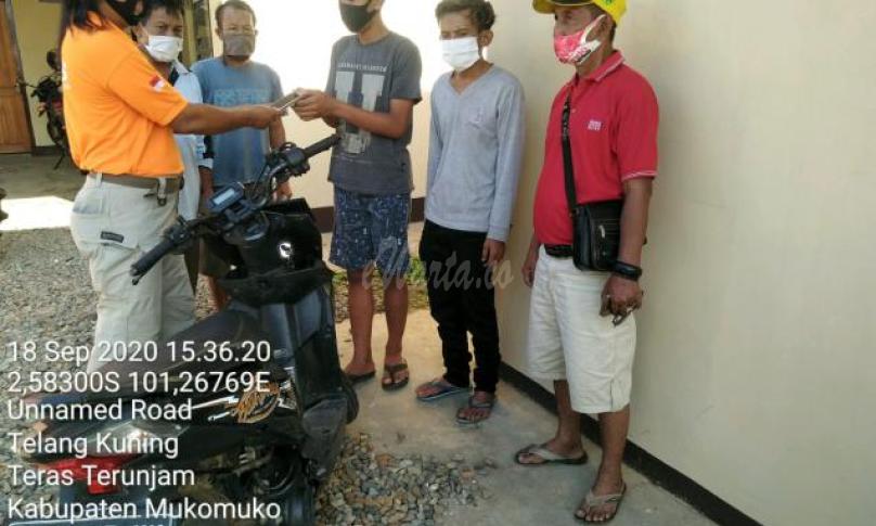 terduga pelaku yakni Yuda dan Yudo yang sempat diamankan dan dilakukan interogasi pada hari Kamis tanggal 17 September 2020 pukul 23.40 Wib di Polsek Teras Terunjam kemudian diserahkan kepada pihak keluarga dalam keadaan sehat Jasmani dan Rohani.