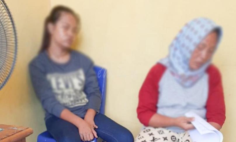 Korban bersaama ibunya melapor ke polisi