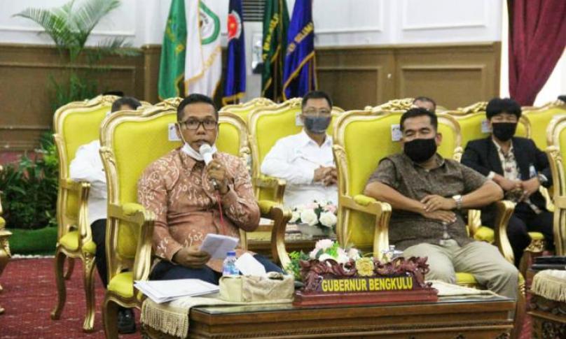 Sosialisasi Undang- undang Cipta Kerja Tahun 2020 (Omnibus Law) oleh Kementerian Koordinator Perekonomian RI, Rabu (14/10) secara daring di Gedung Daerah Balai Raya Semarak Bengkulu.