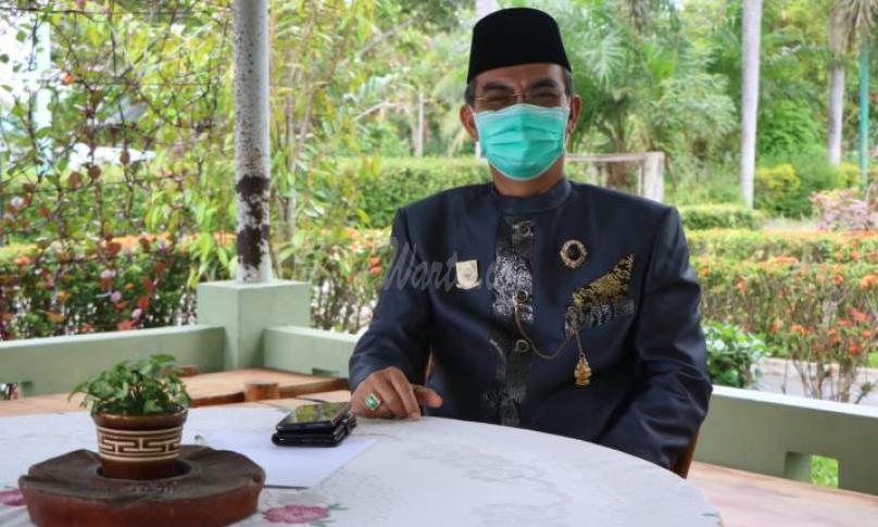 Ketua BMA (Badan Musyawarah  Adat) Provinsi Bengkulu Drs. H.S. Efendi, Ms., 