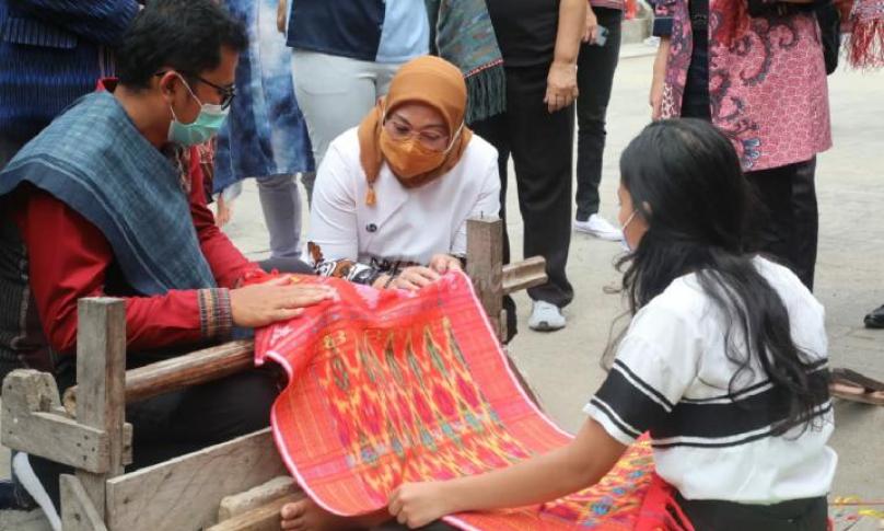 Kemnaker Dukung Pengembangan Kompetensi Perajin Ulos di Sumut