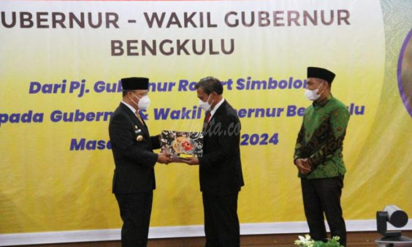 Memori Jabatan dari Pj. Gubernur Bengkulu Diserahkan ke Rohidin
