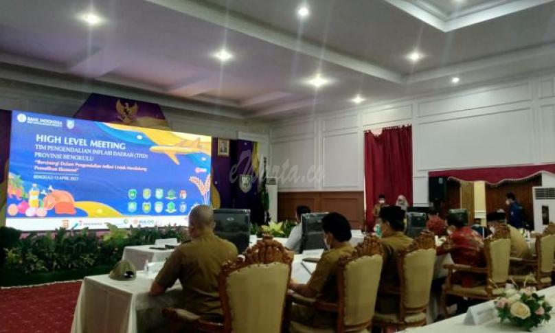 Rapat koordinasi tingkat pimpinan Tim Pengendali Inflasi Daerah (TPID) se-Provinsi Bengkulu tahun 2021, Selasa (13/4/2021)