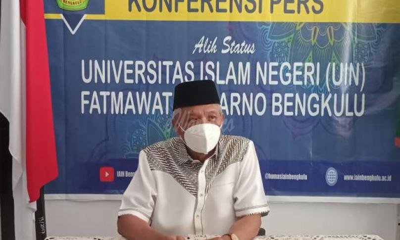 Rektor Universitas Islam Negeri (UIN) Fatmawati Sukarno Bengkulu Profesor Sirajudin