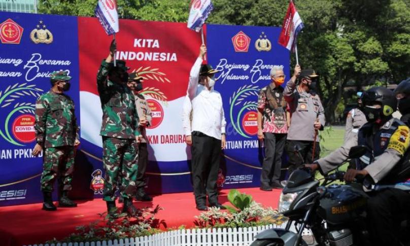 TNI-Polri Distribusikan 30.000 Paket Sembako untuk Warga Solo 