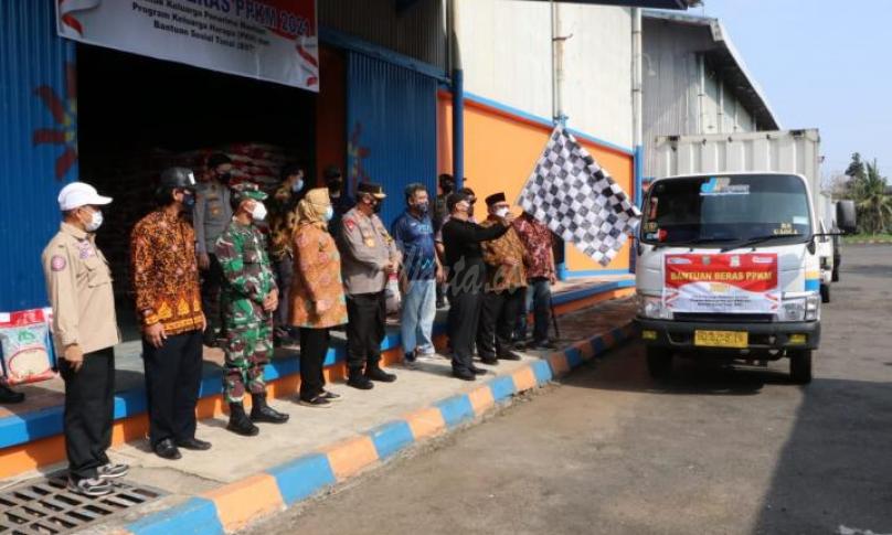Pemerintah Salurkan Bansos PPKM untuk 122.638 Penerima