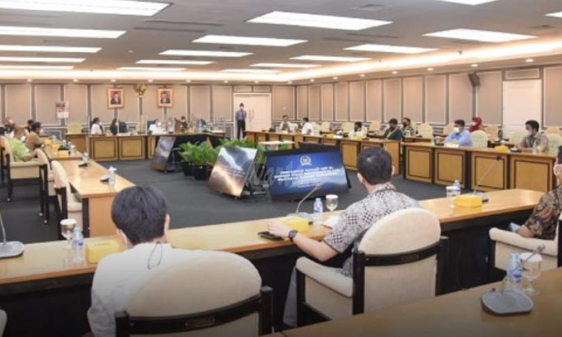 DPR dan Polri Gandeng Mahasiswa untuk Percepat Program Vaksinasi Covid-19