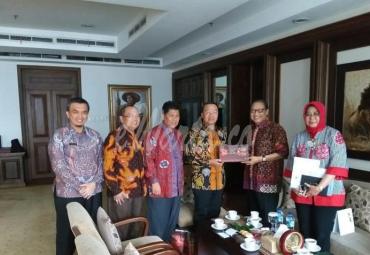 Foto bersama Plt Gubernur dan Menteri Perdagangan