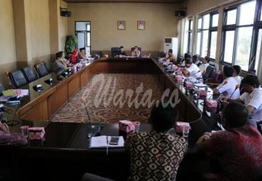 Rapat pembahasan retribusi pasar di Bengkulu Selatan