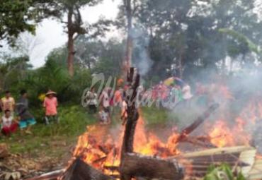 Rumah warga ludes terbakar