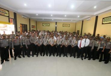 Kapolda dan jajaran Polres Bengkulu Utara berfoto bersama