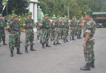 Kasdim pimpin apel pagi di halaman Makodim 0718 Pati, Jawa Tengah