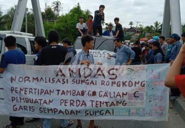 Aliansi Masyarakat Daerah Aliran Sungai (AMDAS) tuntut Pemkab Luwu Utara percepatan normalisasi sungai Rongkong