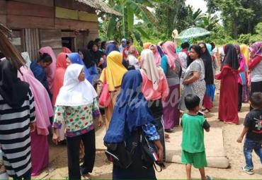 Korban tabrak motor, Hamna mendapat kunjungan dan bantuan dari Pemerintah Desa dan Anggota PKH