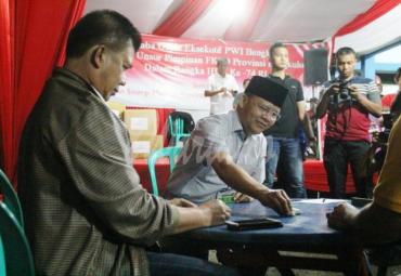 Gubernur dan FKPD Bengkulu ikuti Lomba gaple PWI Bengkulu