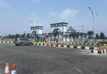 Pembangunan gapura masjid dan taman selesai dengan tepat waktu