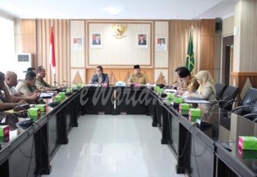 Untuk menyelesaikan segera permasalahan mengenai kawasan Taman Wisata Alam (TWA) Pantai Panjang Bengkulu, Pemerintah Provinsi Bengkulu akan berkoordinasi ke Kementerian Kehutanan Republik Indonesia (Kemenhut RI) dalam waktu dekat ini. 
