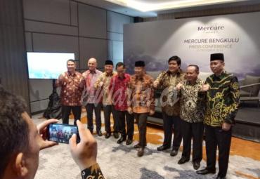 Gubernur Bengkulu (Dr. H. Rohidin Mersyah) hadiri launching Mercure Hotel, (21/12)